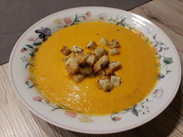 Karotten-Cremesuppe Rezept - ichkoche.de Karotten-Cremesuppe Rezept - ichkoche.de