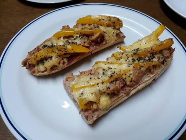 Thunfischbaguette mit Paprika Rezept - ichkoche.at Thunfischbaguette mit Paprika Rezept - ichkoche.at