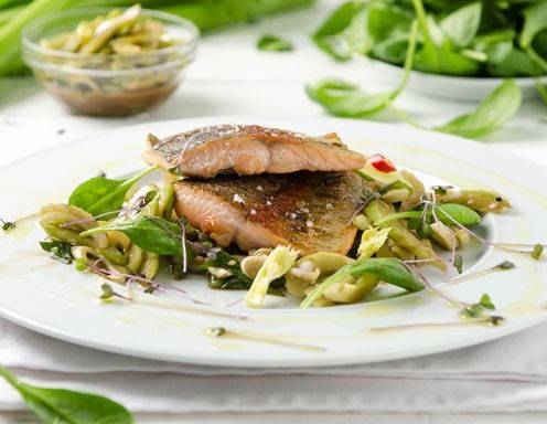 Lachsforellenfilet mit Balsamico-Honig Rezept - ichkoche.de Lachsforellenfilet mit Balsamico-Honig Rezept - ichkoche.de