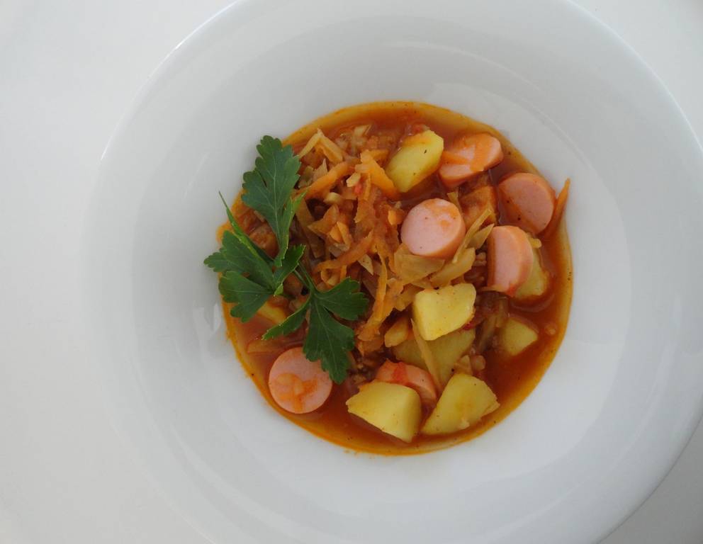 Erdäpfelgulasch mit Sauerkraut Erdäpfelgulasch mit Sauerkraut