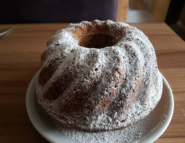 Baileysgugelhupf mit Schokostreusel