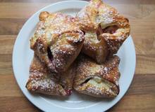 Topfengolatschen mit Beeren Topfengolatschen mit Beeren