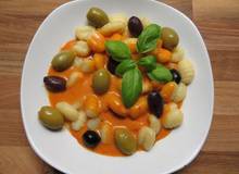 Gnocchi mit Paprika-Olivensauce Gnocchi mit Paprika-Olivensauce