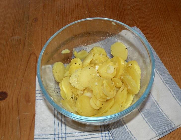 Wiener Erdäpfelsalat Wiener Erdäpfelsalat