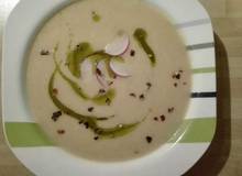 Sellerie-Cremesuppe mit Hanföl Sellerie-Cremesuppe mit Hanföl