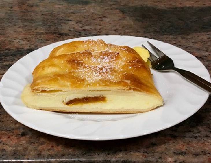 Ananas-Topfenstrudel