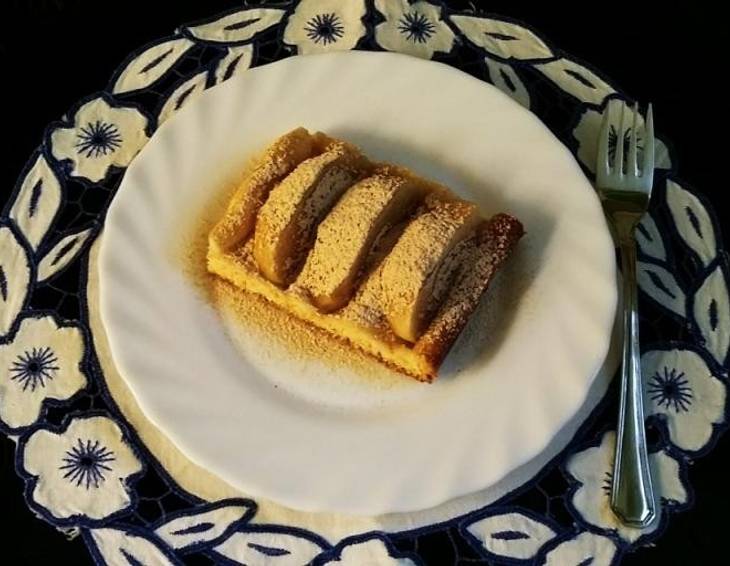 Apfel- oder Zwetschkenkuchen Apfel- oder Zwetschkenkuchen