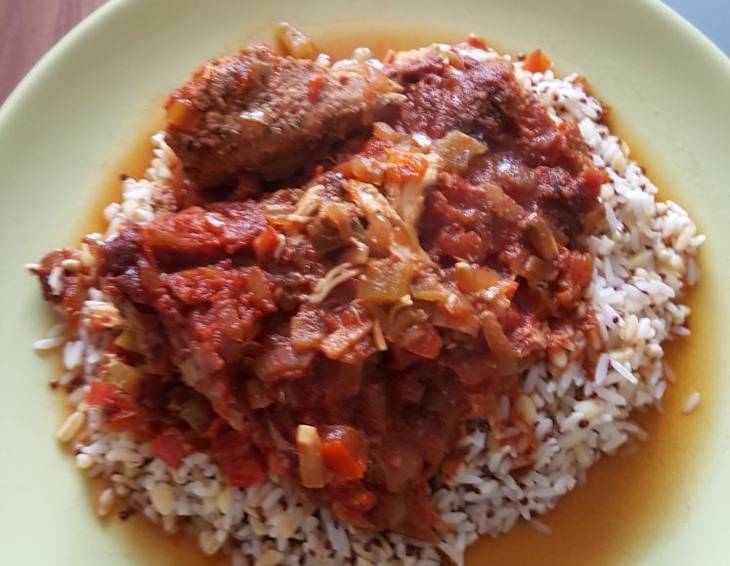 Pikante Hühnerfilets mit Gemüse aus dem Schongarer Pikante Hühnerfilets mit Gemüse aus dem Schongarer