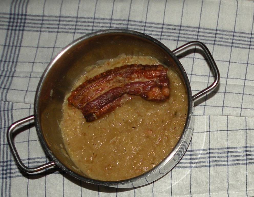 Sauerkraut mit Knusperfleisch Sauerkraut mit Knusperfleisch