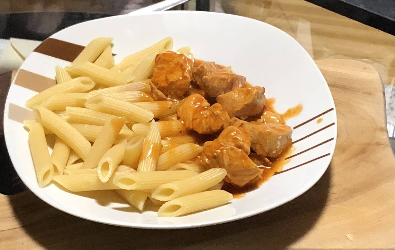 Putengulasch mit Nudeln Rezept - ichkoche.ch Putengulasch mit Nudeln Rezept - ichkoche.ch