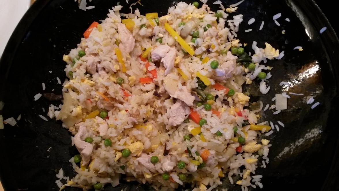 Asiatisch Gebratener Eierreis Mit Huhn Rezept - Ichkoche.de