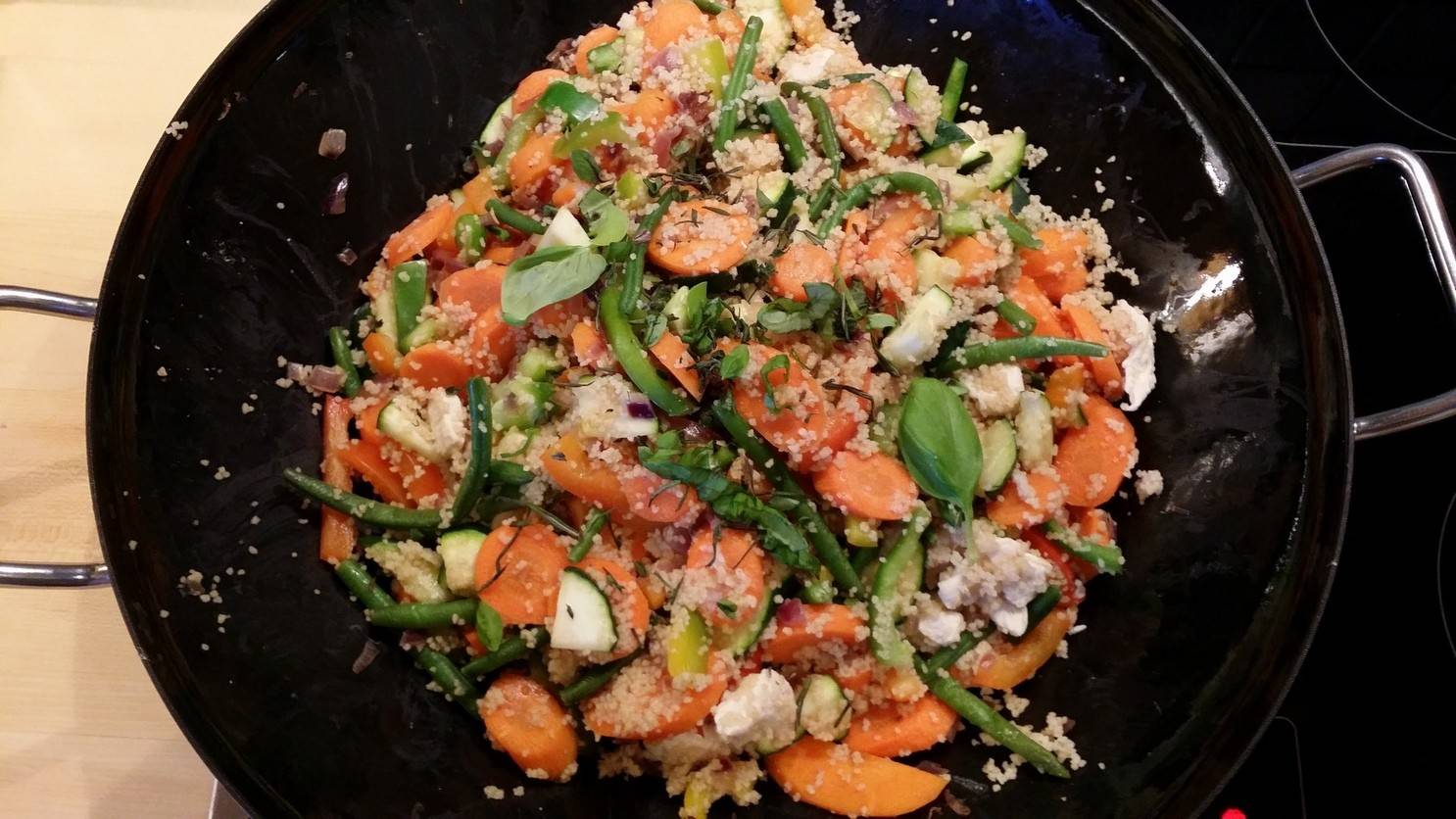 Gemüse-Couscous mit Huhn Rezept - ichkoche.at Gemüse-Couscous mit Huhn Rezept - ichkoche.at