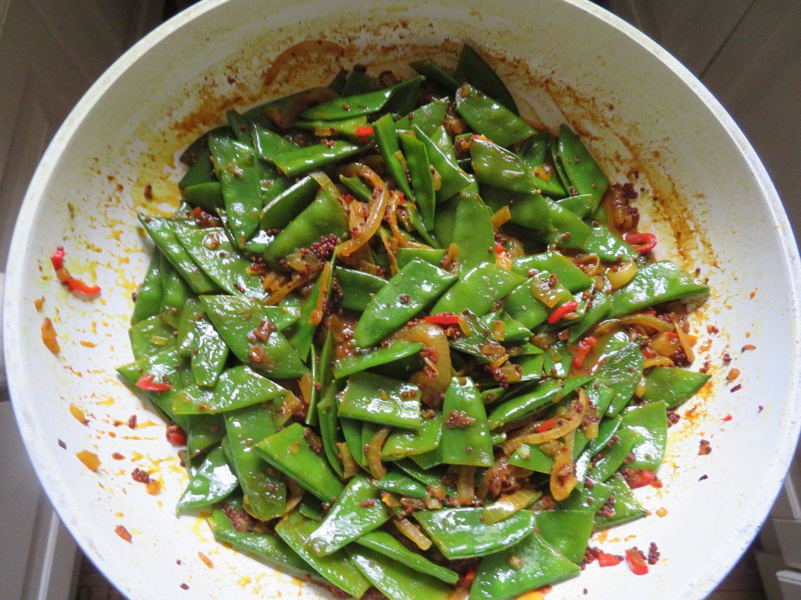 Bengalische Senf-Erbsenschoten Rezept - ichkoche.de