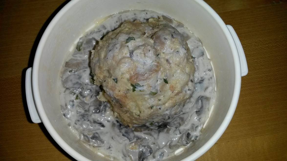 Semmelknödel mit Schwammerlsauce Rezept - ichkoche