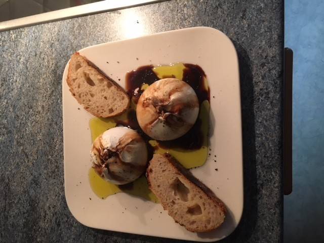 Burrata mit Olivenöl