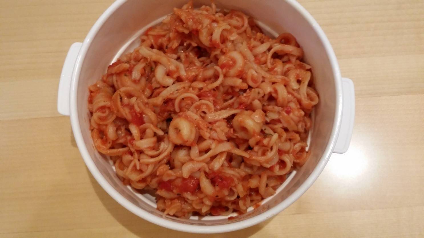 Spaghetti mit Tomaten und Mozzarella
