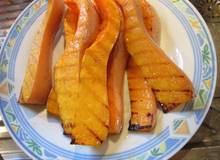 Gegrillter Kürbis mit Orangen-Glasur Gegrillter Kürbis mit Orangen-Glasur