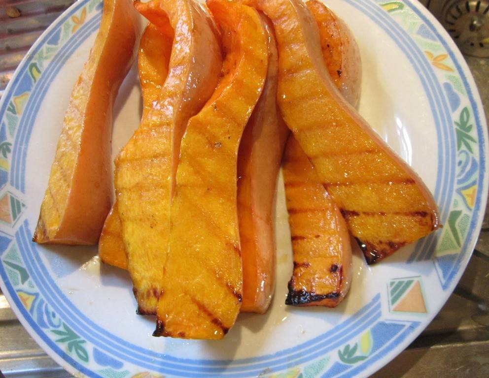 Gegrillter Kürbis mit Orangen-Glasur Gegrillter Kürbis mit Orangen-Glasur