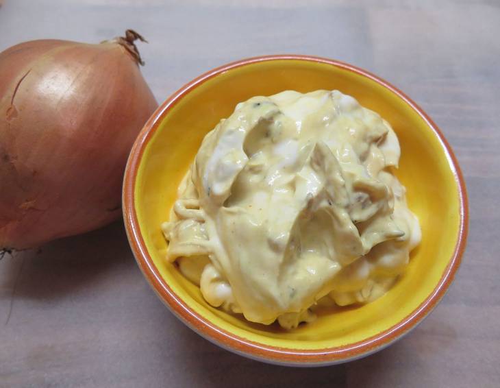 Röstzwiebel-Raita Röstzwiebel-Raita