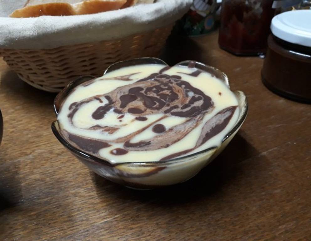 Schwarz-weiße Schokocreme Schwarz-weiße Schokocreme