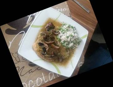Schnitzel mit Lauch und Champignons aus dem Schongarer Schnitzel mit Lauch und Champignons aus dem Schongarer