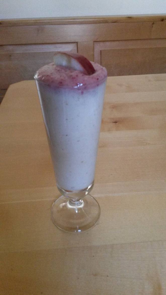 Bananen-Pfirsich Shake Rezept - ichkoche.de Bananen-Pfirsich Shake Rezept - ichkoche.de