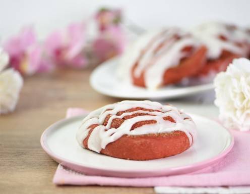 Red Velvet Zimtschnecken - Rote Zimtschneckn Rezept