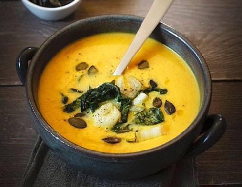 Kürbissuppe mit gebratenem Pak Choi Rezept