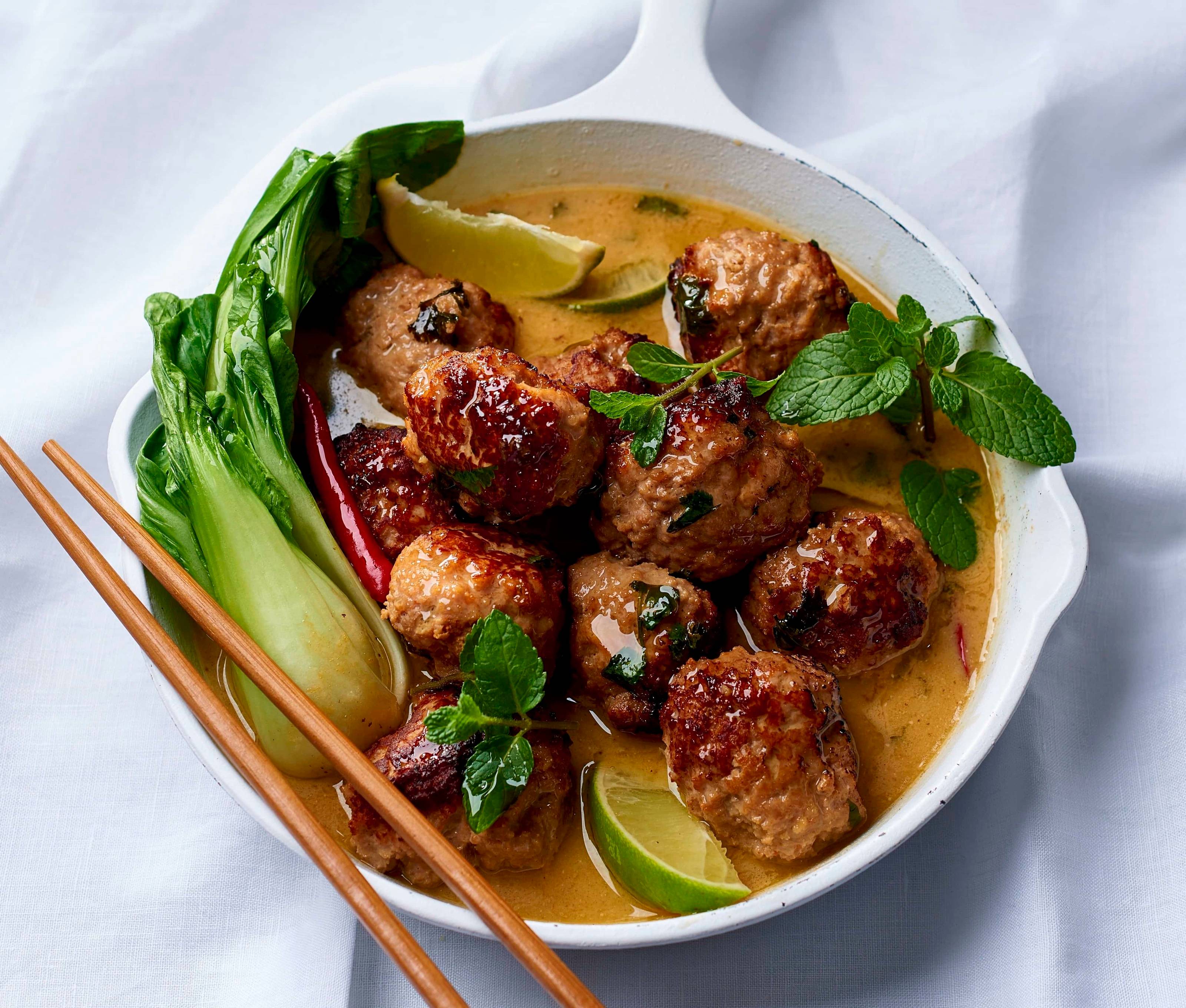 Schweinefleischbällchen in Zitronengras-Kokossauce Rezept