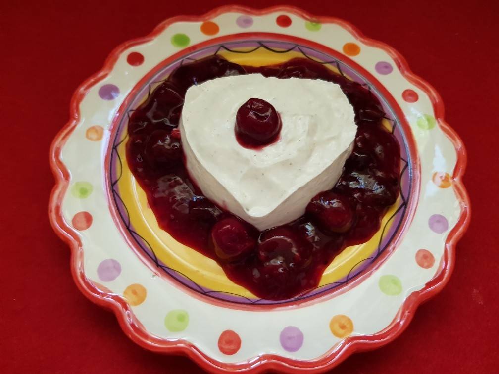 Topfencreme mit Roter Grütze Rezept - ichkoche.ch