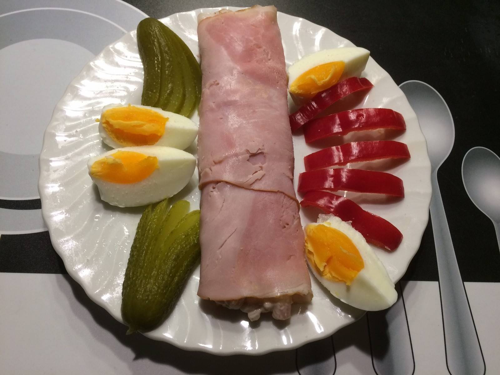 Schinken- und Käserollen Rezept - ichkoche.de