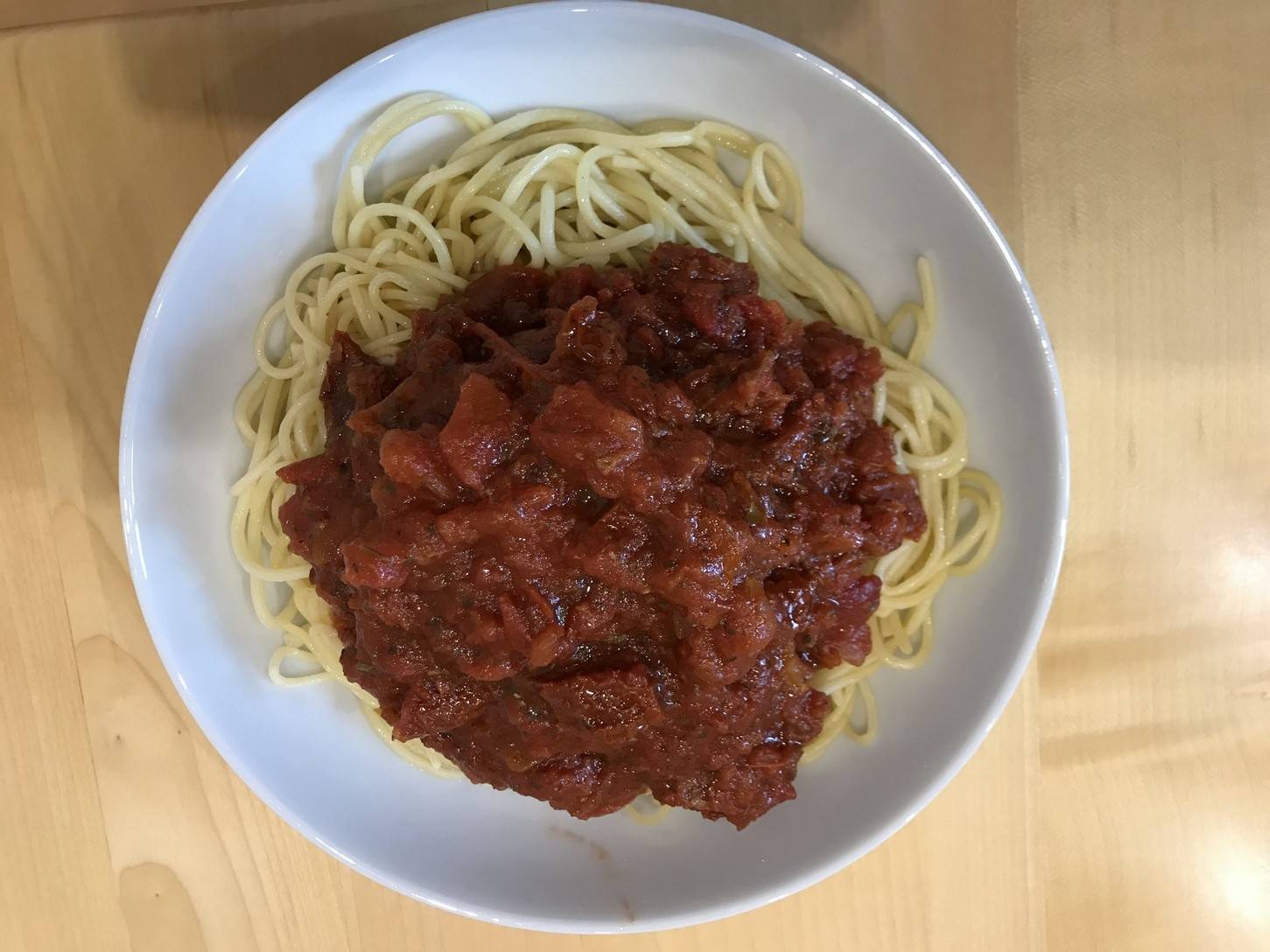 Spaghetti mit Paprika-Tomaten-Chilisauce