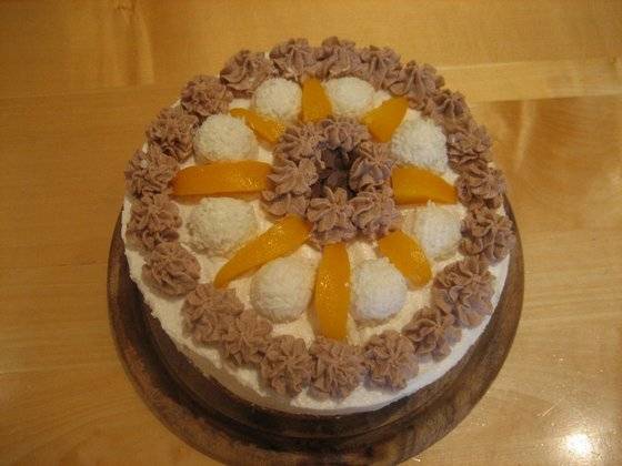 Raffaello-Marillen-Schoko Torte Rezept - ichkoche.de Raffaello-Marillen-Schoko Torte Rezept - ichkoche.de