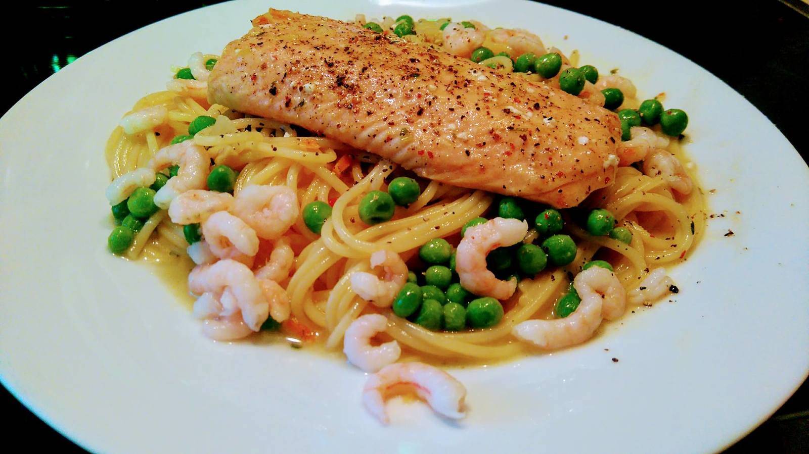 Wildlachsfilet auf Riesling Spaghetti