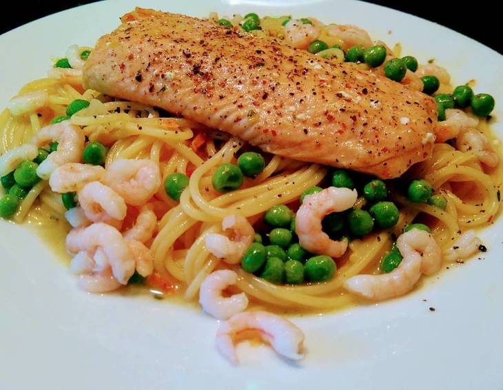 Wildlachsfilet auf Riesling Spaghetti Wildlachsfilet auf Riesling Spaghetti