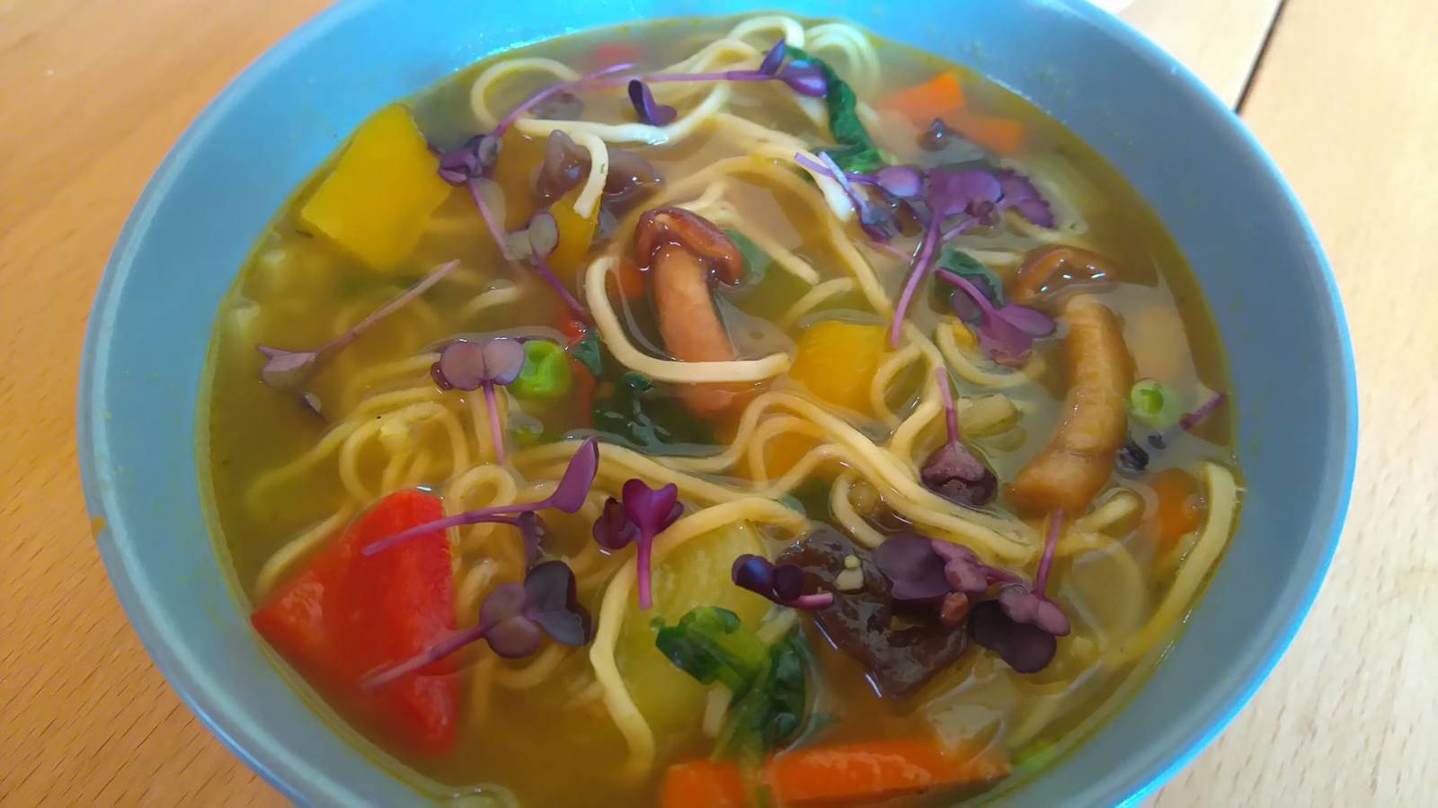 Asiatische Gemüsesuppe