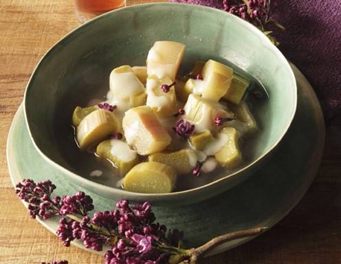 Rhabarber-Flieder-Kompott Rezept