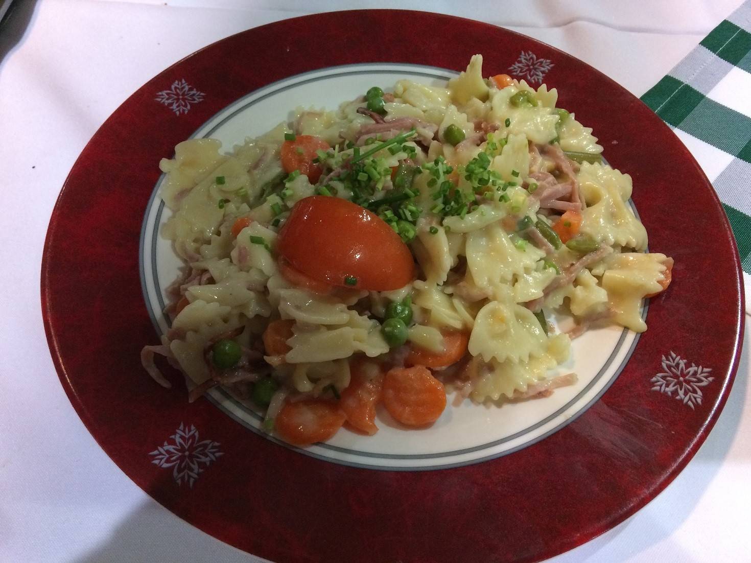 Penne mit Schinken-Speck-Gemüse