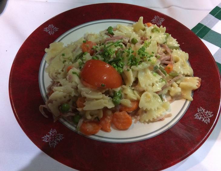 Penne mit Schinken-Speck-Gemüse