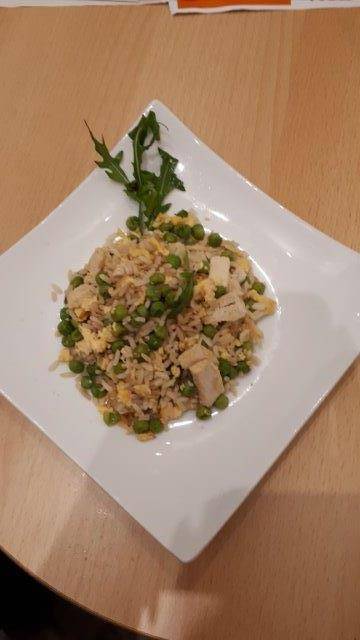 Gebratener Eierreis mit Huhn Rezept - ichkoche