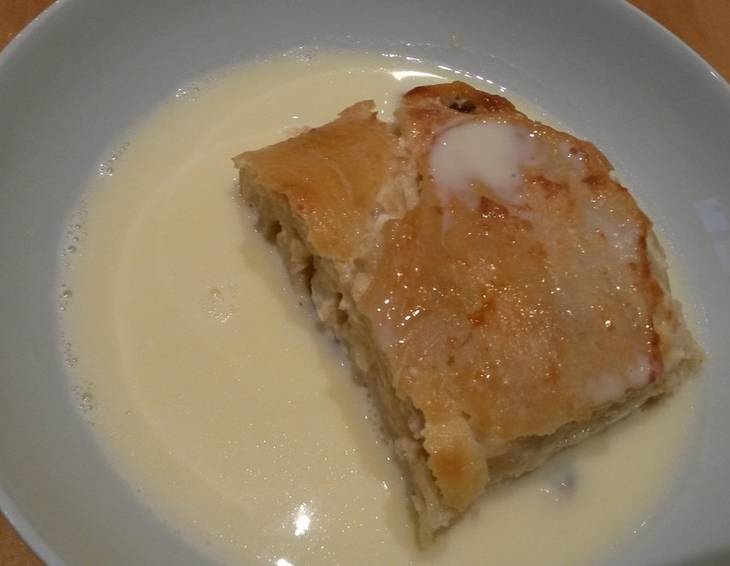 Milchrahmstrudel mit Vanillesauce