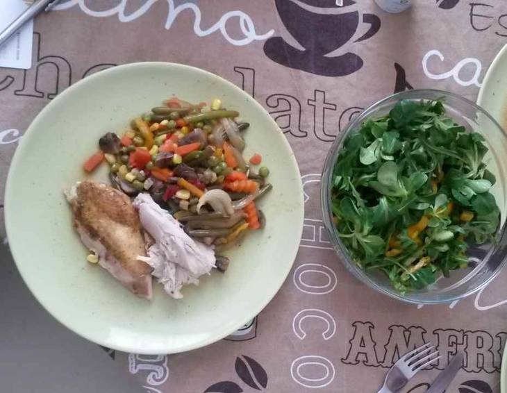 Ganzes Huhn aus dem Schongarer Ganzes Huhn aus dem Schongarer