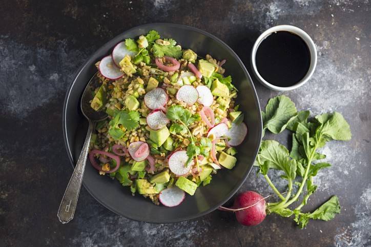 Reissalat mit Avocado und Radieschen Rezept