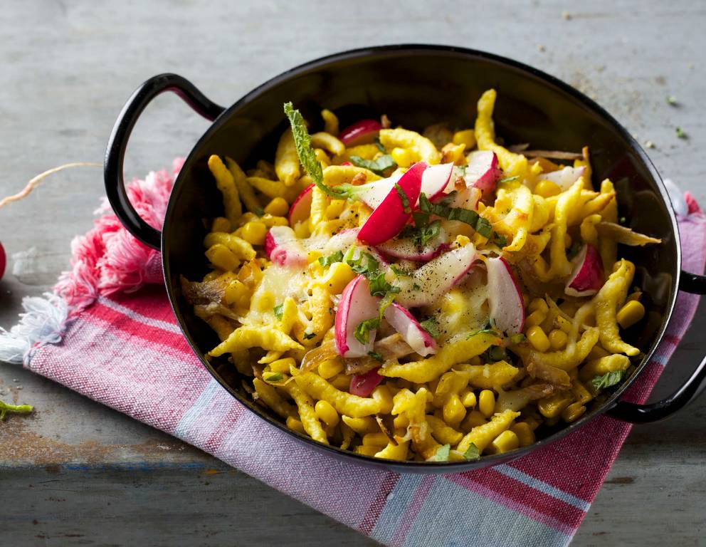 Überbackene Spätzle mit Radieschen Überbackene Spätzle mit Radieschen