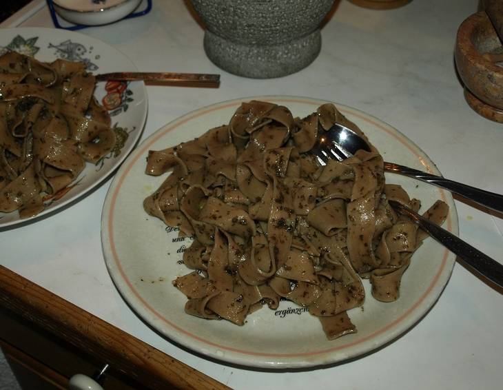 Steinpilznudeln mit Salsa Tartufata