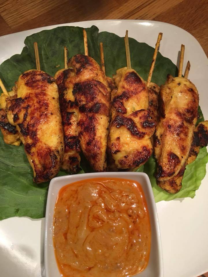 Hühner Satay Spieße mit Erdnuss Dip