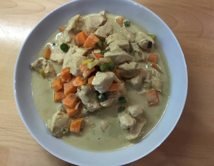 Curry mit Hühnerfleisch Curry mit Hühnerfleisch