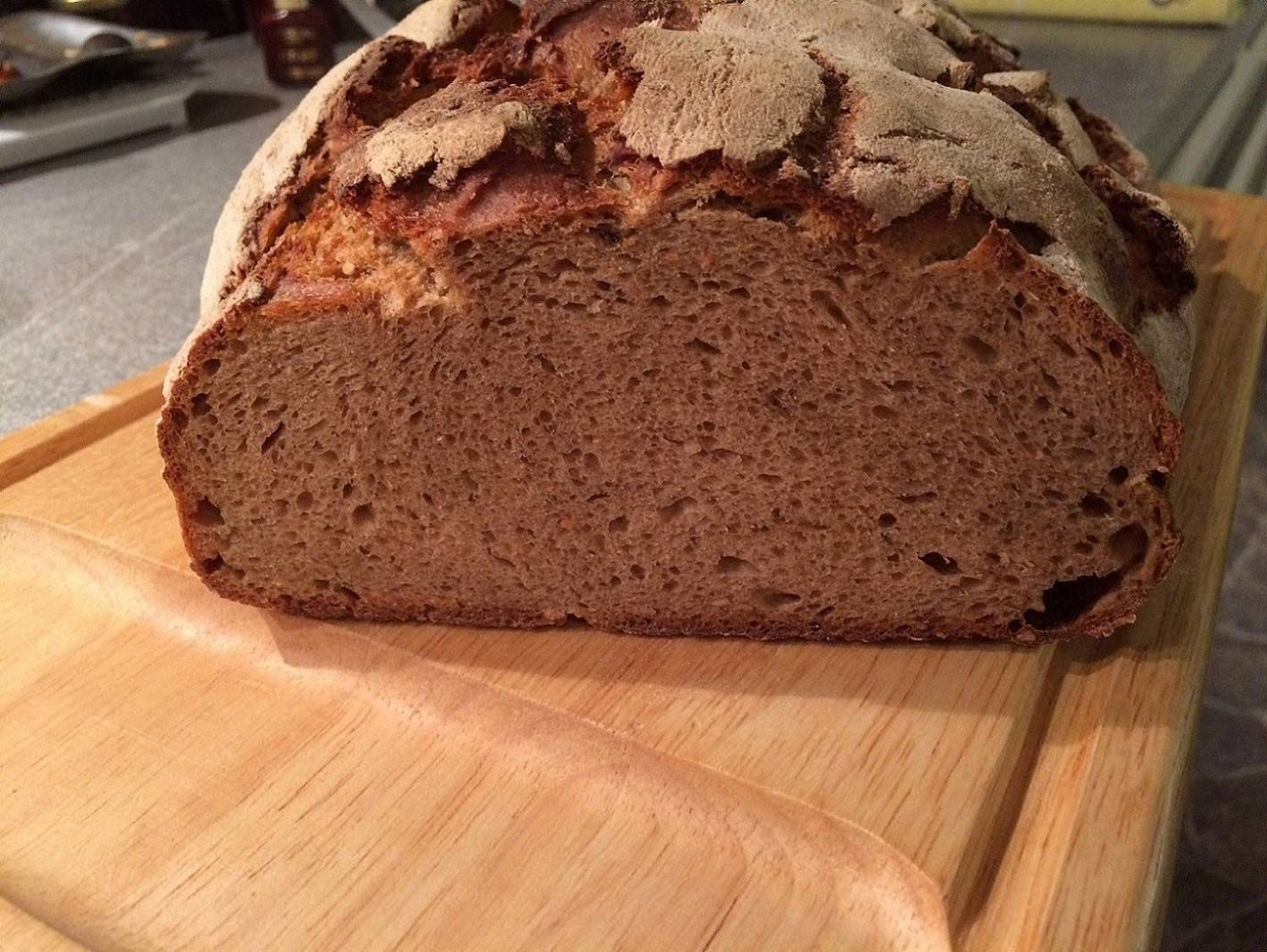 Sauerteigbrot mit Sauerteigansatz