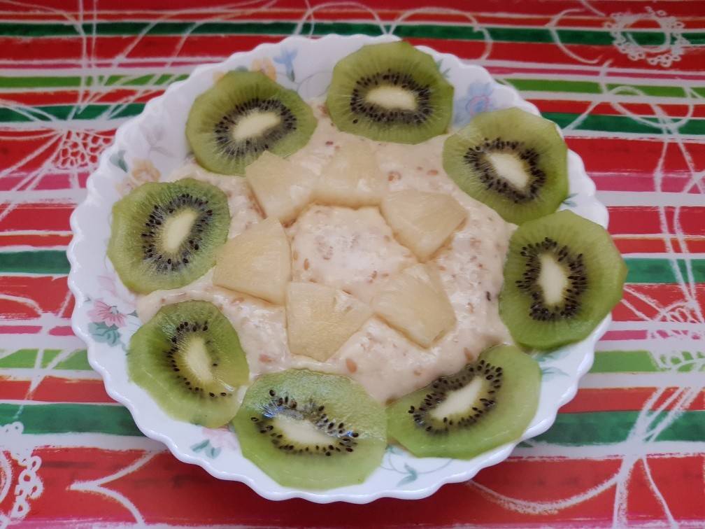 Frühstücksbrei mit Kiwi und Ananas Rezept - ichkoche.at