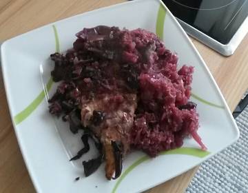 Rotkraut mit Putenschnitzel aus dem Schongarer Rotkraut mit Putenschnitzel aus dem Schongarer